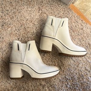 NWT- White MIA Zasha Boots